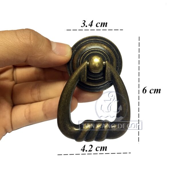 Tay nắm 20 vặn xoắn - KT: 6 cm