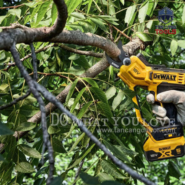 Máy Cắt Cành Dùng Pin DeWalt 18V DCMPP568N-XJ ( Thân Máy ) - Ảnh 6