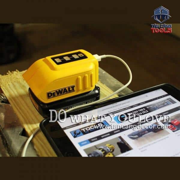 Alternative view of Bộ Sạc Chuyển Đổi Pin USB 12/18/20V Dewalt DCB090-KR